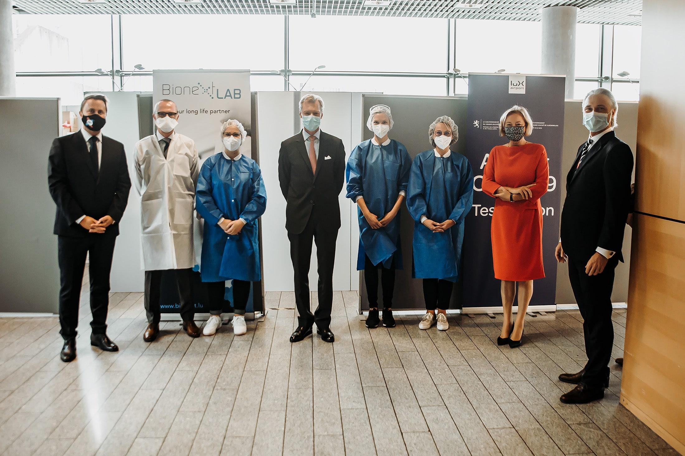 His Royal Highness, Grand Duke Henri Of Luxembourg Visited Together With Xavier Bettel And Paulette Lenert The Covid-19 Testing Station At Lux-Airport.© Cour Grand-Ducale / Kary Barthelmey