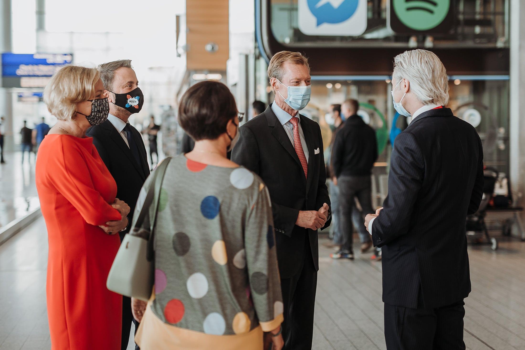 His Royal Highness, Grand Duke Henri Of Luxembourg Visited Together With Xavier Bettel And Paulette Lenert The Covid-19 Testing Station At Lux-Airport.© Cour Grand-Ducale / Kary Barthelmey