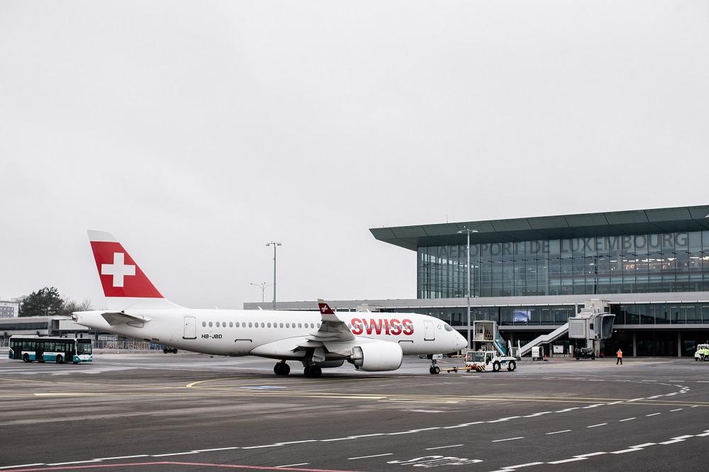 C Series First Flight Luxairport 122016 Sm 2