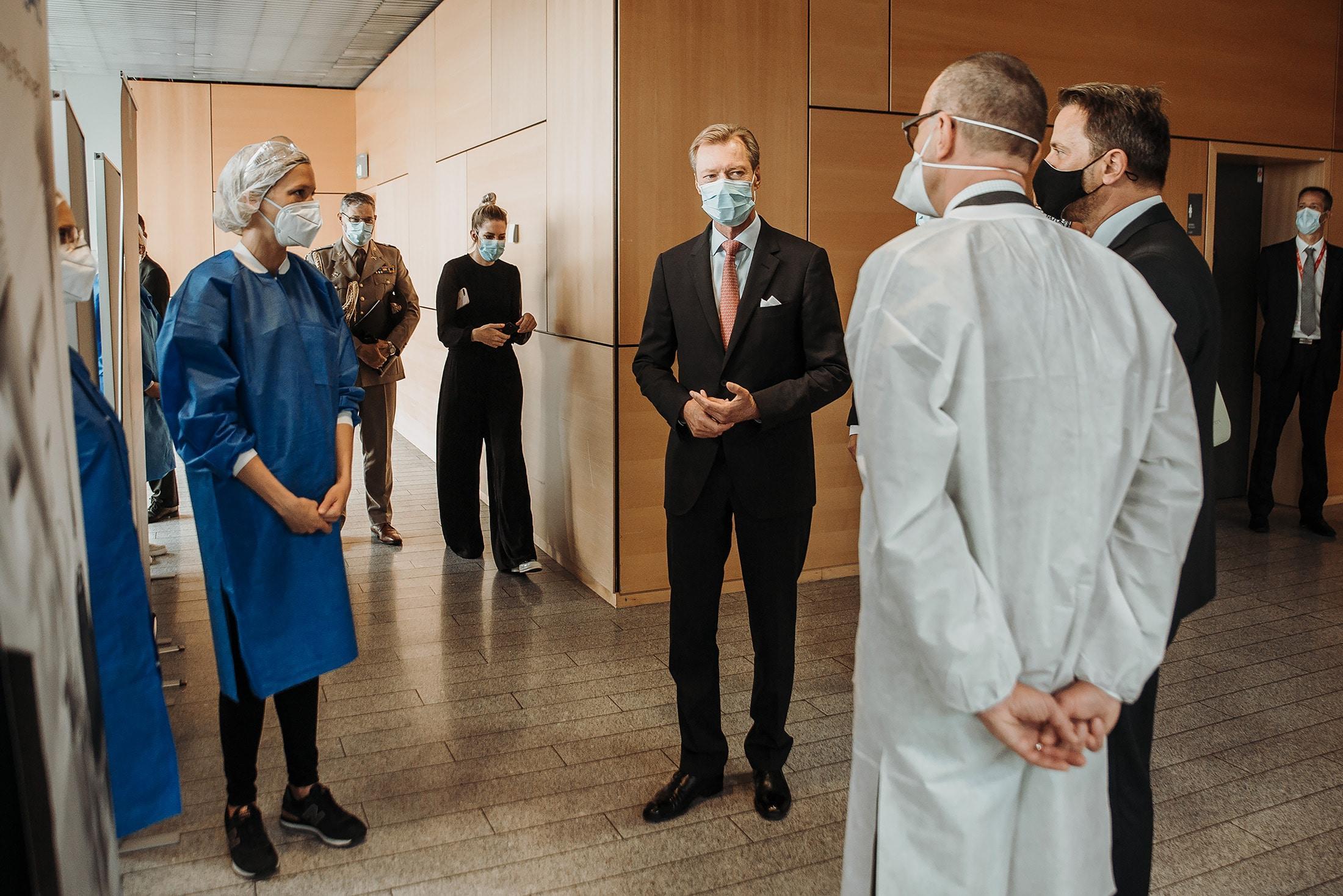 His Royal Highness, Grand Duke Henri Of Luxembourg Visited Together With Xavier Bettel And Paulette Lenert The Covid-19 Testing Station At Lux-Airport.© Cour Grand-Ducale / Kary Barthelmey