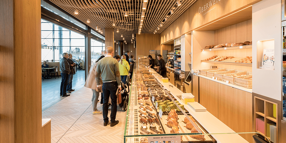 Essen Sie Am Flughafen Luxemburg