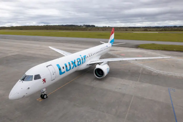 E195 E2 Luxair Exterior Web